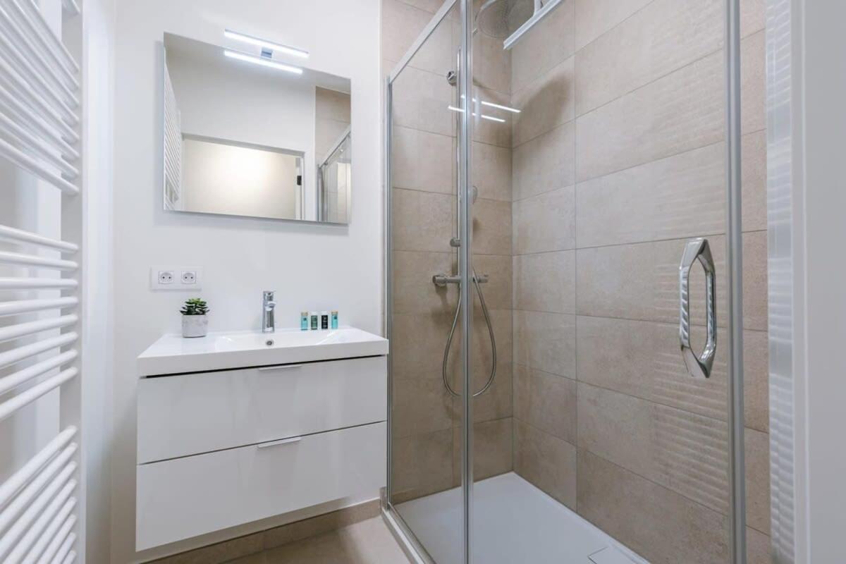 Huswell - Apartment With Terrace Close To The Sea Остенде Екстериор снимка