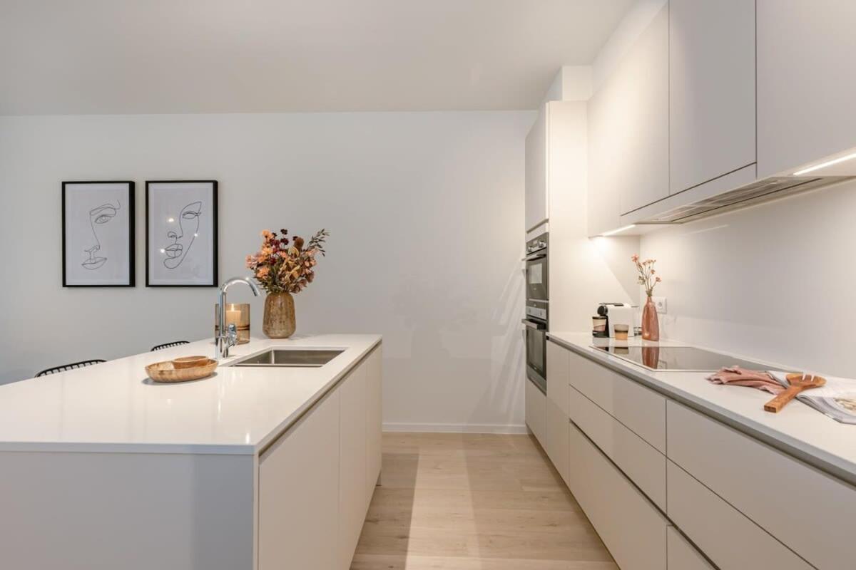 Huswell - Apartment With Terrace Close To The Sea Остенде Екстериор снимка